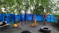 Площадка для воркаута в городе Москва №8714 Маленькая Современная фото