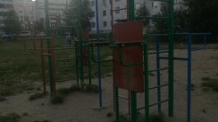 Площадка для воркаута в городе Братск №8950 Маленькая Современная фото