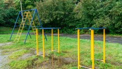 Площадка для воркаута в городе Челябинск №8997 Маленькая Современная фото