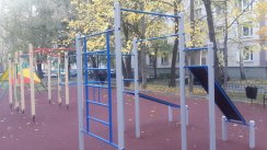 Площадка для воркаута в городе Москва №9143 Средняя Современная фото