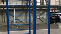 Площадка для воркаута в городе Махачкала №9282 Маленькая Современная фото