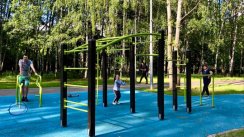 Площадка для воркаута в городе Москва №9724 Большая Современная фото