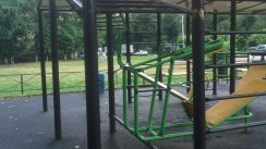 Площадка для воркаута в городе Апрелевка №9816 Маленькая Современная фото