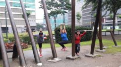 Площадка для воркаута в городе Манила №9833 Маленькая Современная фото