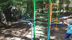 Площадка для воркаута в городе Сочи №9889 Маленькая Современная фото