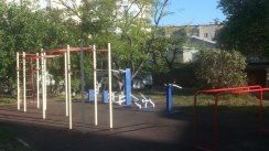 Площадка для воркаута в городе Геленджик №10133 Маленькая Современная фото