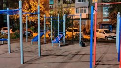 Площадка для воркаута в городе Красноярск №10193 Средняя Современная фото