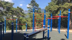 Площадка для воркаута в городе Ялта №10209 Большая Современная фото