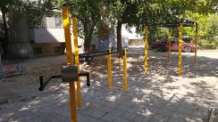 Площадка для воркаута в городе Ямбол №10234 Маленькая Современная фото