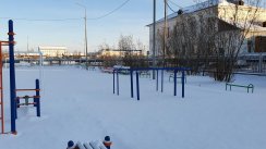 Площадка для воркаута в городе Якутск №10338 Маленькая Современная фото
