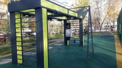 Площадка для воркаута в городе Москва №10356 Маленькая Современная фото