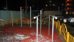 Площадка для воркаута в городе Королев №10425 Маленькая Современная фото