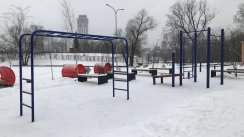 Площадка для воркаута в городе Химки №10523 Маленькая Современная фото