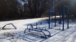 Площадка для воркаута в городе Москва №10611 Маленькая Современная фото