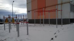 Площадка для воркаута в городе Ульяновск №10623 Маленькая Современная фото