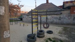 Площадка для воркаута в городе Ростов-на-Дону №10663 Маленькая Современная фото