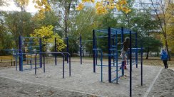 Площадка для воркаута в городе Харьков №10675 Маленькая Современная фото