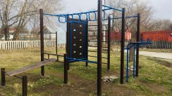 Площадка для воркаута в городе Озёрск №10680 Маленькая Современная фото