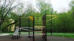 Площадка для воркаута в городе Москва №10702 Маленькая Современная фото