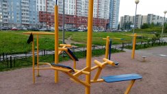 Площадка для воркаута в городе Санкт-Петербург №10914 Маленькая Современная фото