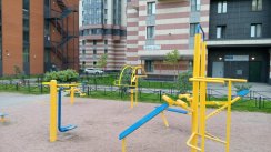Площадка для воркаута в городе Санкт-Петербург №10914 Маленькая Современная фото