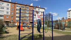 Площадка для воркаута в городе Йошкар-Ола №11349 Средняя Современная фото