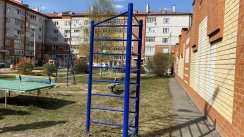 Площадка для воркаута в городе Йошкар-Ола №11349 Средняя Современная фото