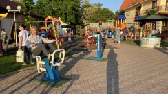 Площадка для воркаута в городе Геленджик №11387 Маленькая Современная фото