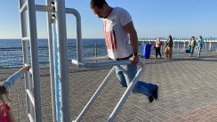 Площадка для воркаута в городе Зеленоградск №11397 Маленькая Современная фото