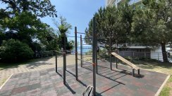Площадка для воркаута в городе Сочи №11418 Маленькая Современная фото