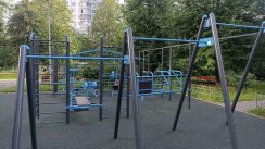 Площадка для воркаута в городе Москва №11434 Маленькая Современная фото