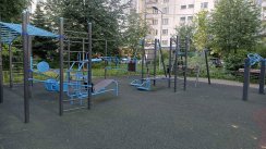 Площадка для воркаута в городе Москва №11434 Маленькая Современная фото