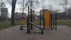 Площадка для воркаута в городе Ростов-на-Дону №11653 Маленькая Современная фото