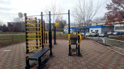 Площадка для воркаута в городе Ростов-на-Дону №11653 Маленькая Современная фото