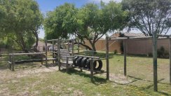 Площадка для воркаута в городе Не определен №11662 Маленькая Современная фото