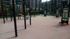 Площадка для воркаута в городе Казань №11858 Средняя Современная фото