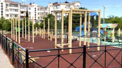 Площадка для воркаута в городе Севастополь №11925 Средняя Современная фото