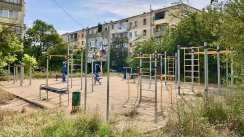 Площадка для воркаута в городе Севастополь №11928 Средняя Современная фото