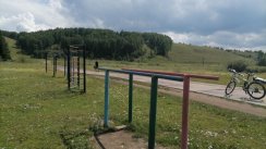 Площадка для воркаута в городе Заозёрный №11986 Маленькая Современная фото