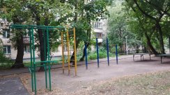 Площадка для воркаута в городе Москва №12041 Маленькая Современная фото