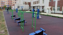 Площадка для воркаута в городе Звенигород №12083 Маленькая Современная фото