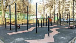 Площадка для воркаута в городе Москва №12341 Средняя Современная фото