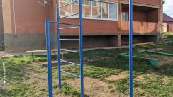 Площадка для воркаута в городе Бугуруслан №12359 Маленькая Современная фото