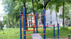 Площадка для воркаута в городе Сергиев Посад №12416 Маленькая Современная фото