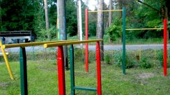 Площадка для воркаута в городе Сергиев Посад №12445 Маленькая Современная фото