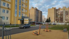 Площадка для воркаута в городе Казань №12650 Маленькая Современная фото
