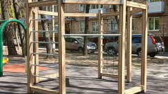 Площадка для воркаута в городе Москва №13116 Маленькая Современная фото