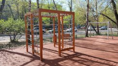 Площадка для воркаута в городе Москва №13118 Маленькая Современная фото