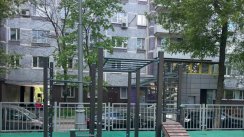 Площадка для воркаута в городе Москва №13134 Маленькая Современная фото