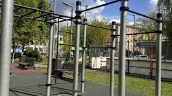 Площадка для воркаута в городе Москва №2959 Маленькая Современная фото